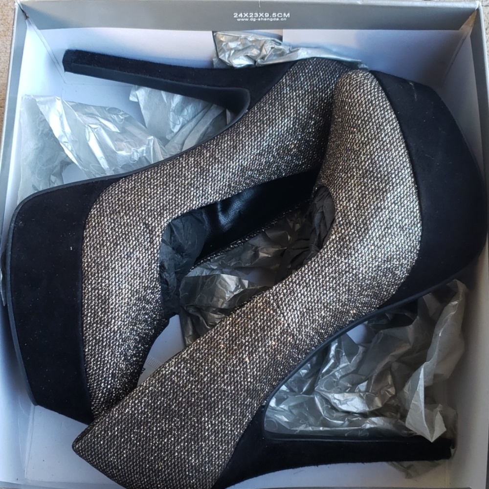 Jessica Simpson heels